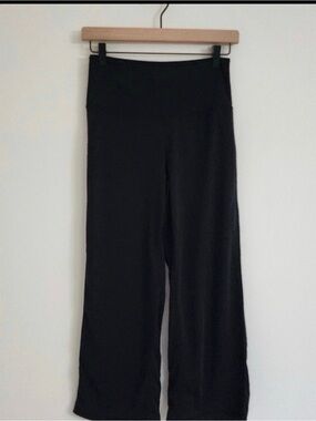 Sunzel Women's Med Black Cropped
Wide Leggings Small Pockets Yoga
Activewear NWO